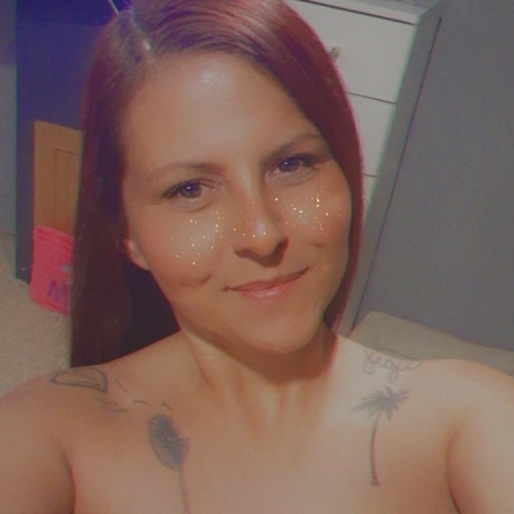 Meet your Posher, Danielle - Picture 1 of 1